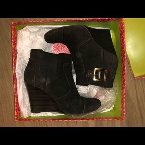 Suede Booties. Dark brown. Tory Burch.